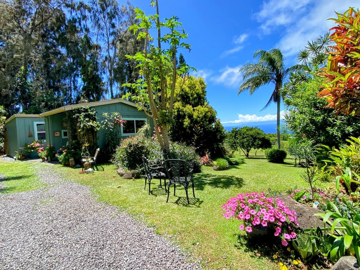 Aloha Cottage Upcountry Epic Views in Kohala - Photo 1