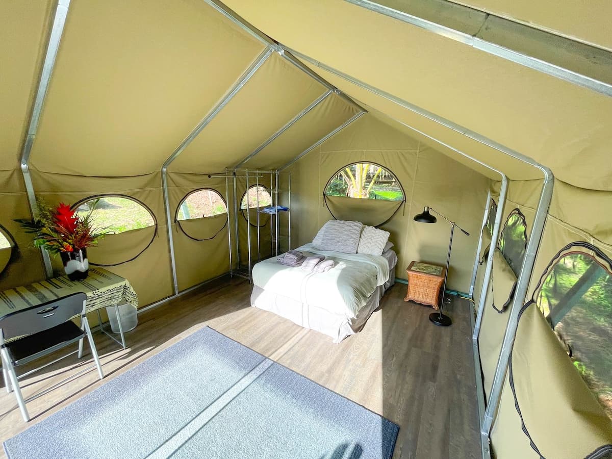Monkeypod Canopy with Shared Kitchen and Bath - Photo 5