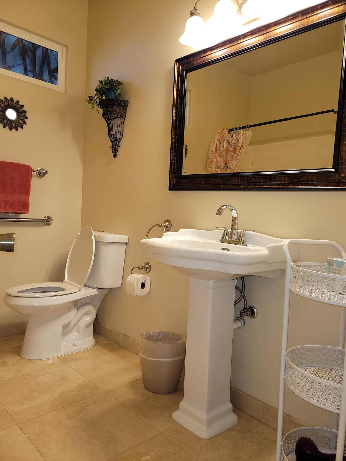 Home in Papaikou · ★5.0 · 1 bedroom · 1 bed · 1 bath - Photo 4