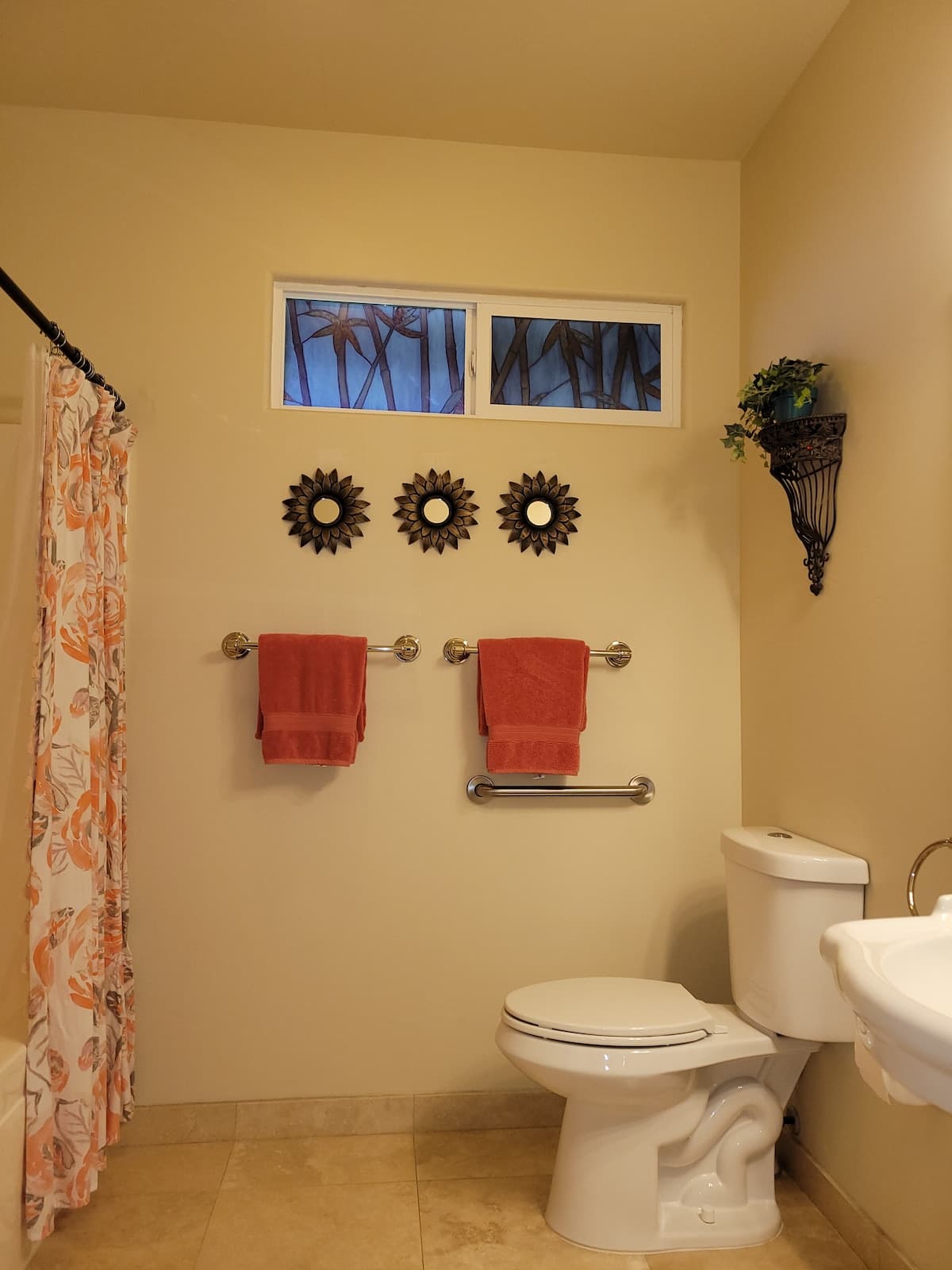 Home in Papaikou · ★5.0 · 1 bedroom · 1 bed · 1 bath - Photo 5