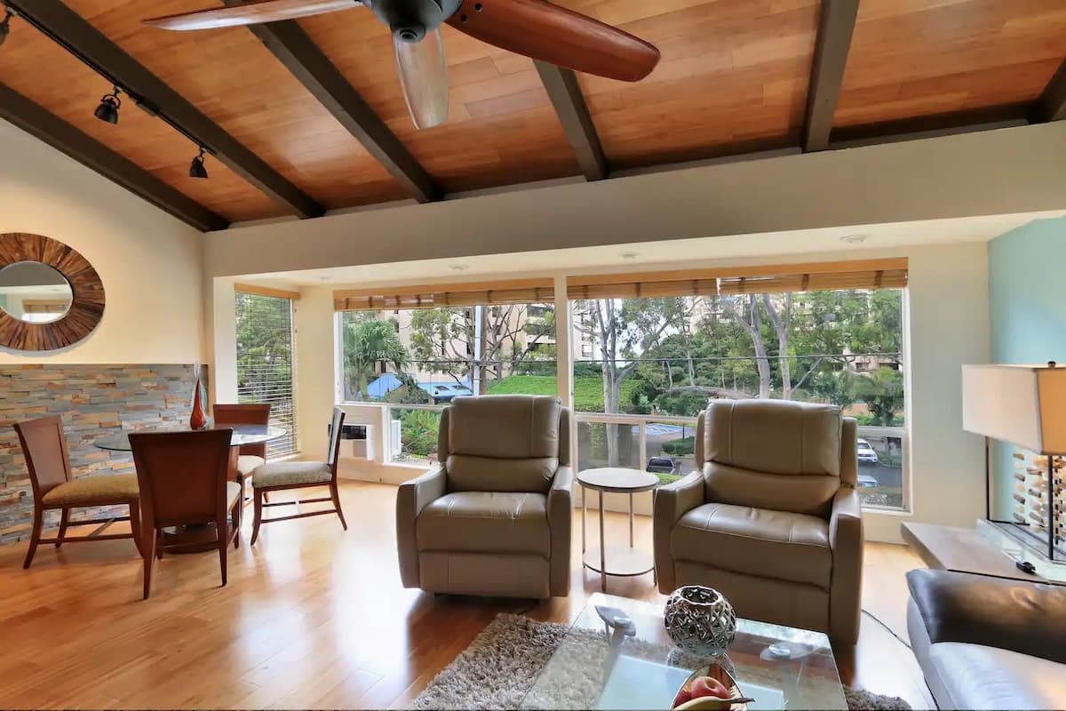 Home in Lahaina · ★5.0 · 1 bedroom · 1 bed · 1 shared bath - Photo 4