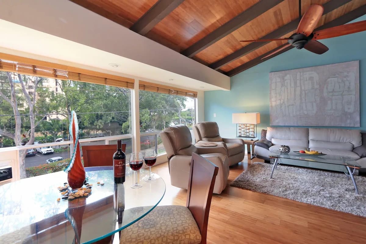 Home in Lahaina · ★5.0 · 1 bedroom · 1 bed · 1 shared bath - Photo 5