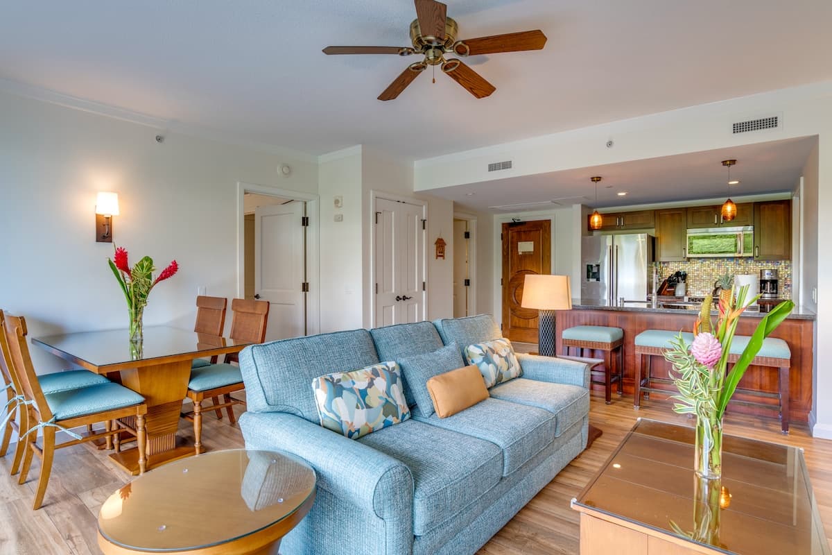 Condo in Lahaina · ★5.0 · 1 bedroom · 2 beds · 1 bath - Photo 4