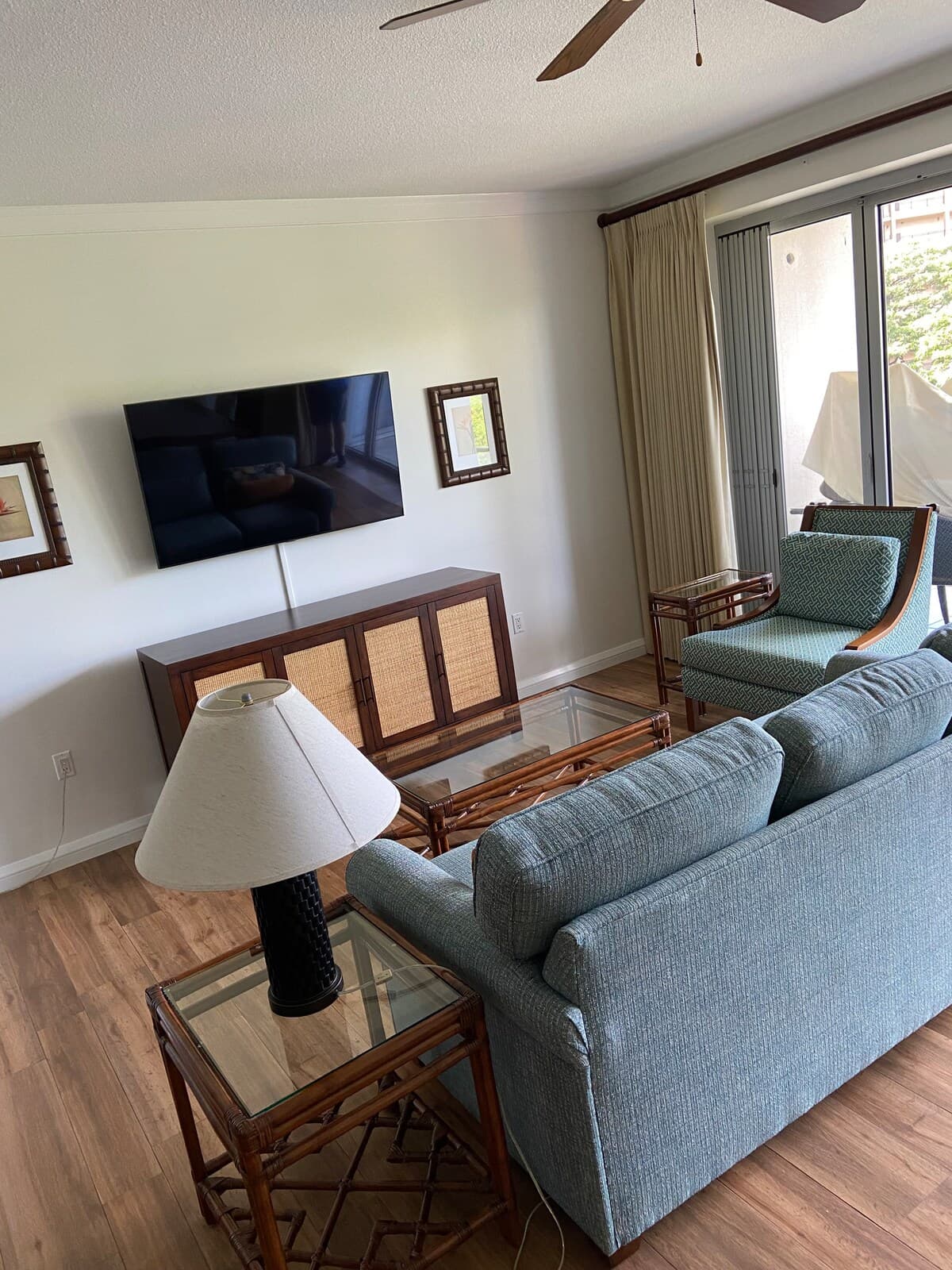 Condo in Lahaina · ★5.0 · 1 bedroom · 2 beds · 1 bath - Photo 3