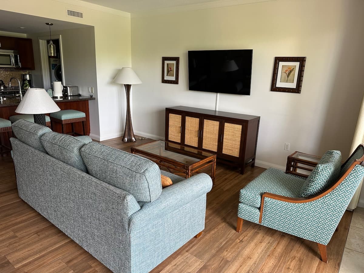Condo in Lahaina · ★5.0 · 1 bedroom · 2 beds · 1 bath - Photo 2