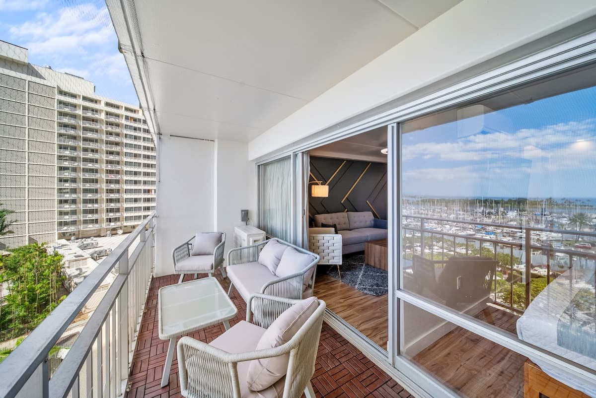 Renovated Ocean View 1 bdrm Unit @ the Ilikai - Photo 3