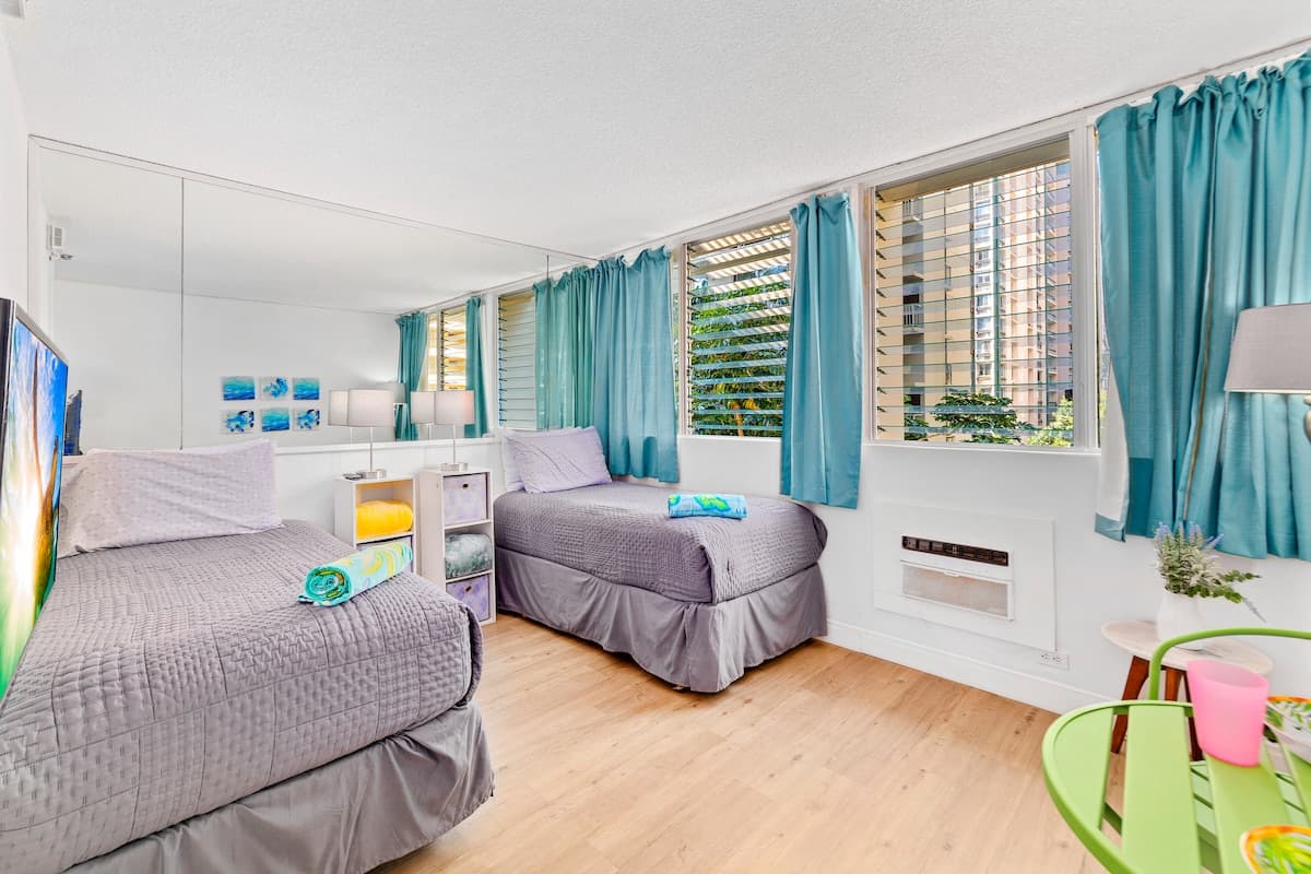 Cute Condo in Waikiki #207 - Photo 2
