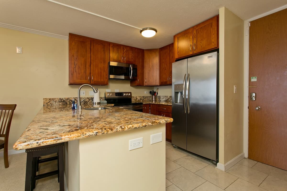 Oceanfront Oasis: Renovated Coastal Retreat - Photo 5