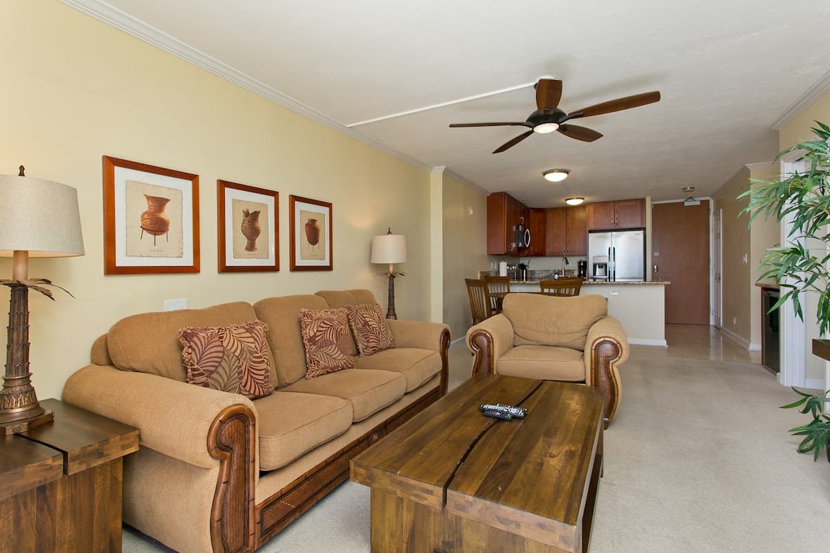 Oceanfront Oasis: Renovated Coastal Retreat - Photo 3