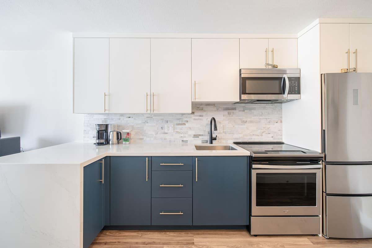 Condo in Honolulu · ★4.84 · Studio · 1 bed · 1 private bath - Photo 3