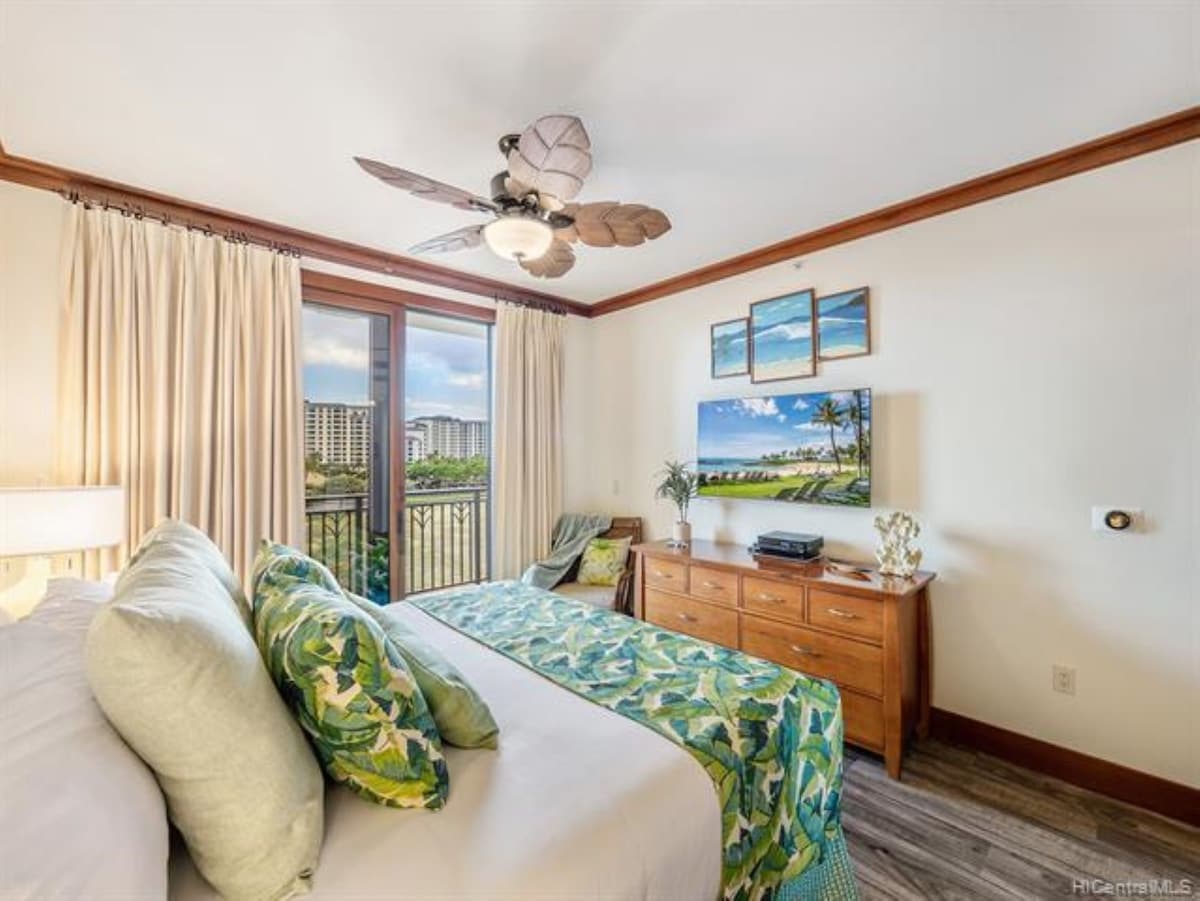 Condo in Kapolei · ★4.95 · 2 bedrooms · 5 beds · 2 private baths - Photo 3