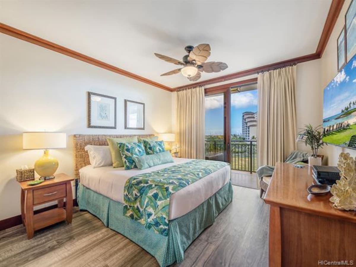 Condo in Kapolei · ★4.95 · 2 bedrooms · 5 beds · 2 private baths - Photo 2