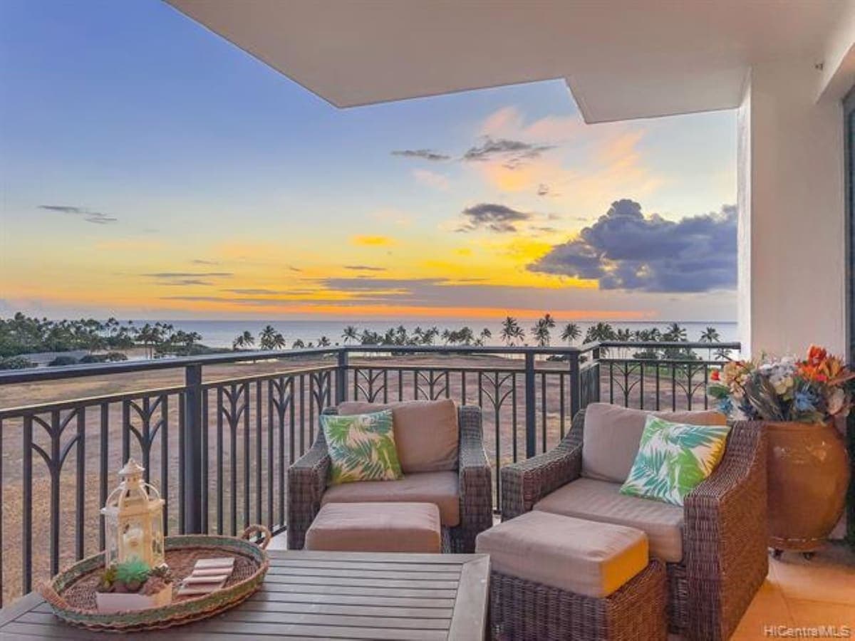 Condo in Kapolei · ★4.95 · 2 bedrooms · 5 beds · 2 private baths - Photo 1