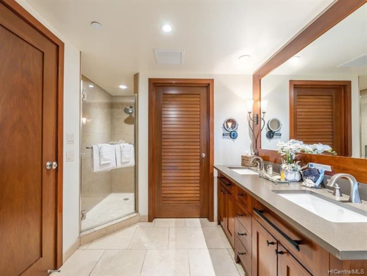 Condo in Kapolei · ★4.95 · 2 bedrooms · 5 beds · 2 private baths - Photo 5