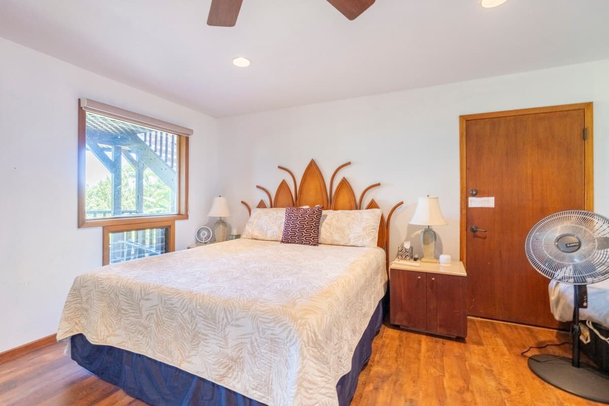 Home in Kailua-Kona · ★4.88 · 5 bedrooms · 15 beds · 4.5 private baths - Photo 4