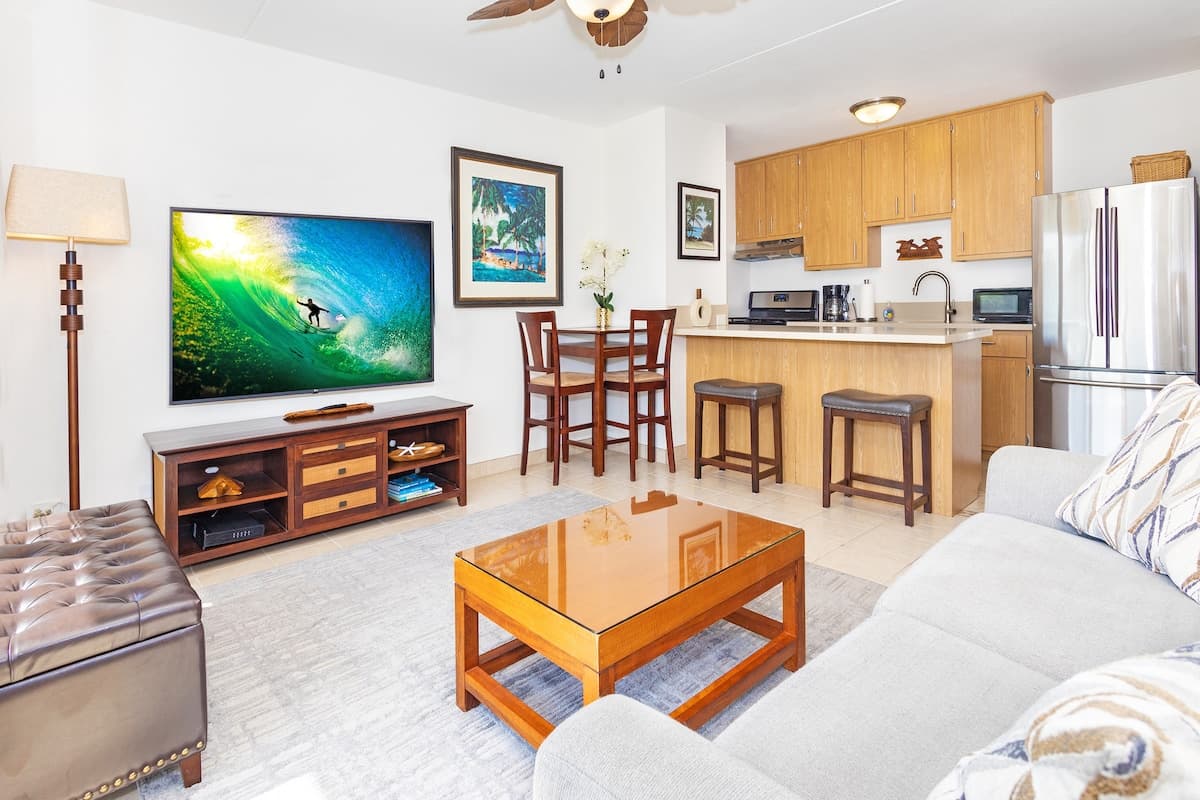 Condo in Kihei · ★4.84 · 1 bedroom · 1 bed · 1 shared bath - Photo 2