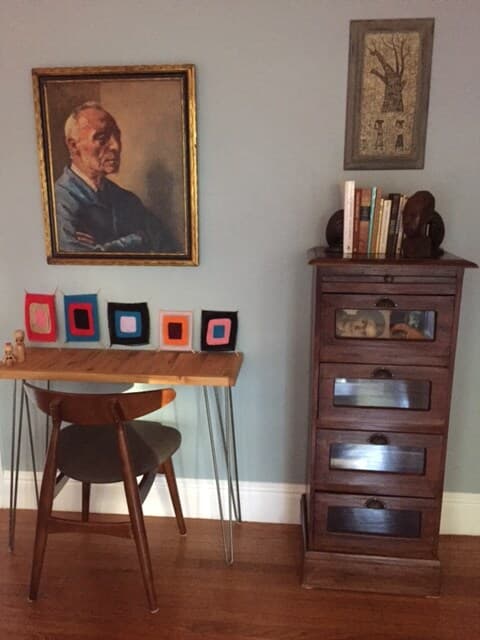 1920s Art-Filled Barrel Front Flat - Photo 5