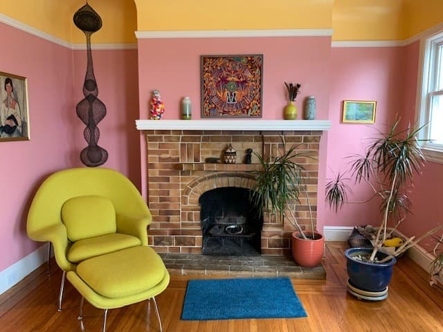 1920s Art-Filled Barrel Front Flat - Photo 1