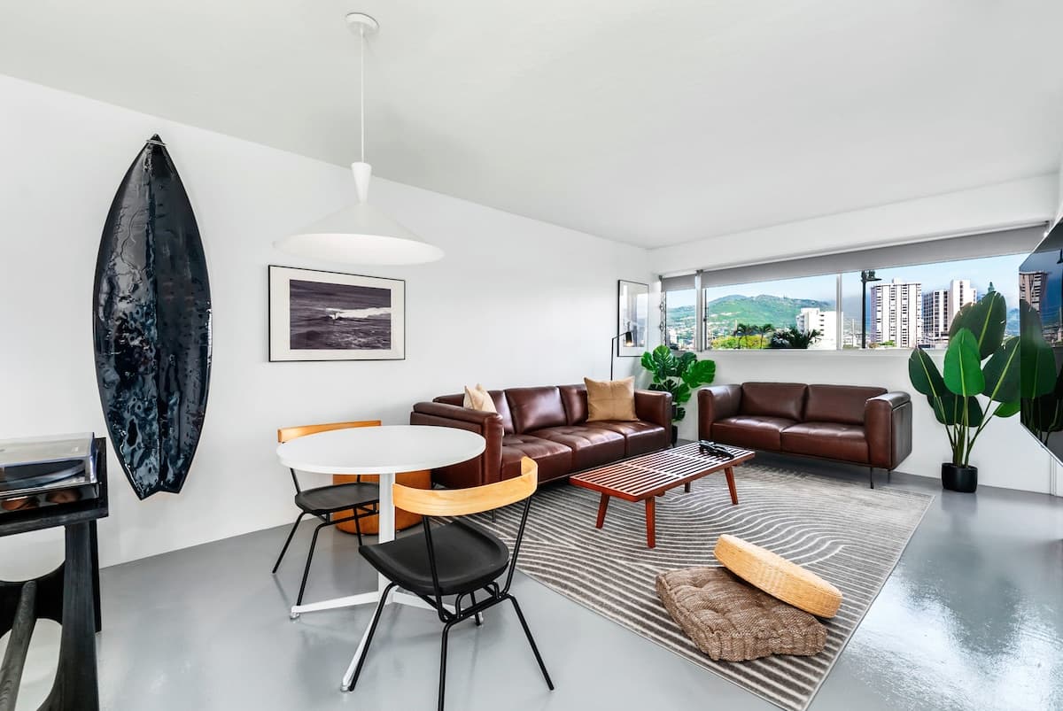 Alo + 2BR/2BA + Parking + Sleeps Up To 18 Guests! - Photo 1