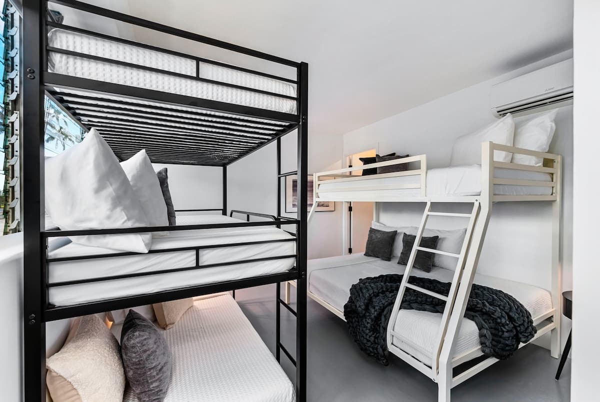 Alo + 2BR/2BA + Parking + Sleeps Up To 18 Guests! - Photo 3