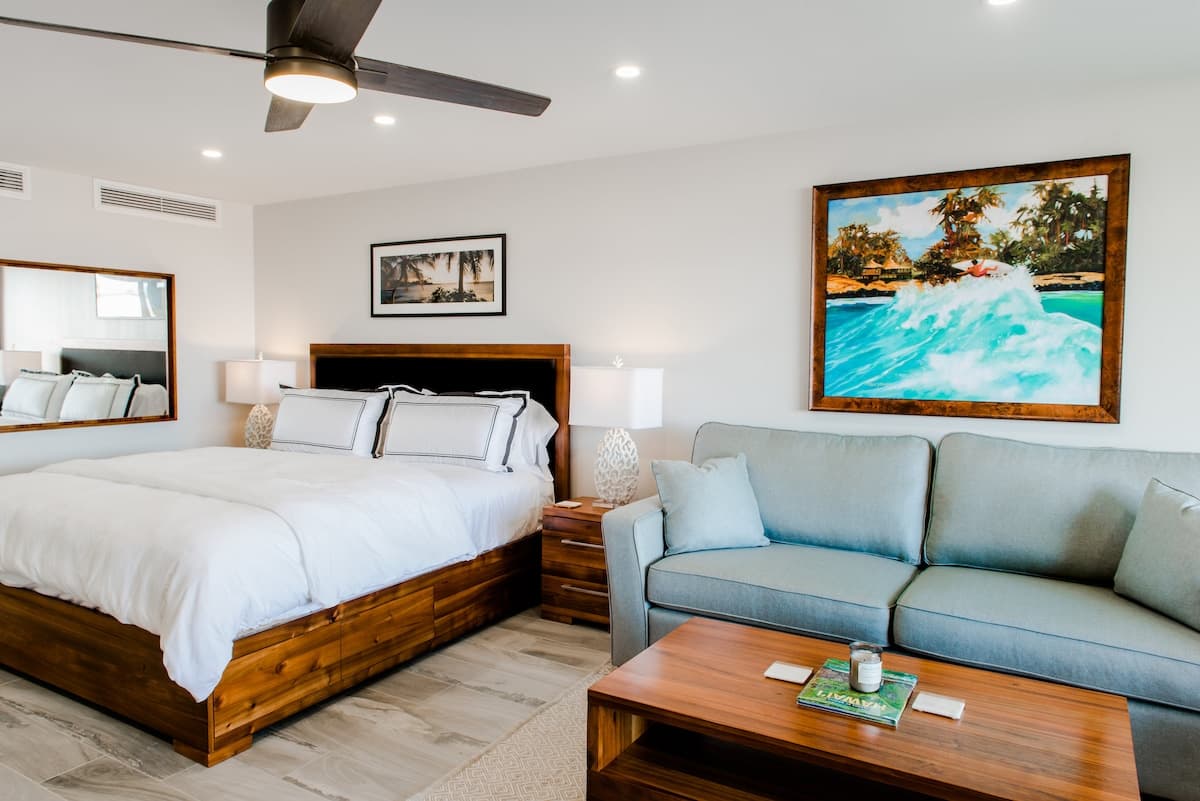 Condo in Lahaina · ★4.96 · 1 bedroom · 4 beds · 1 shared bath - Photo 1