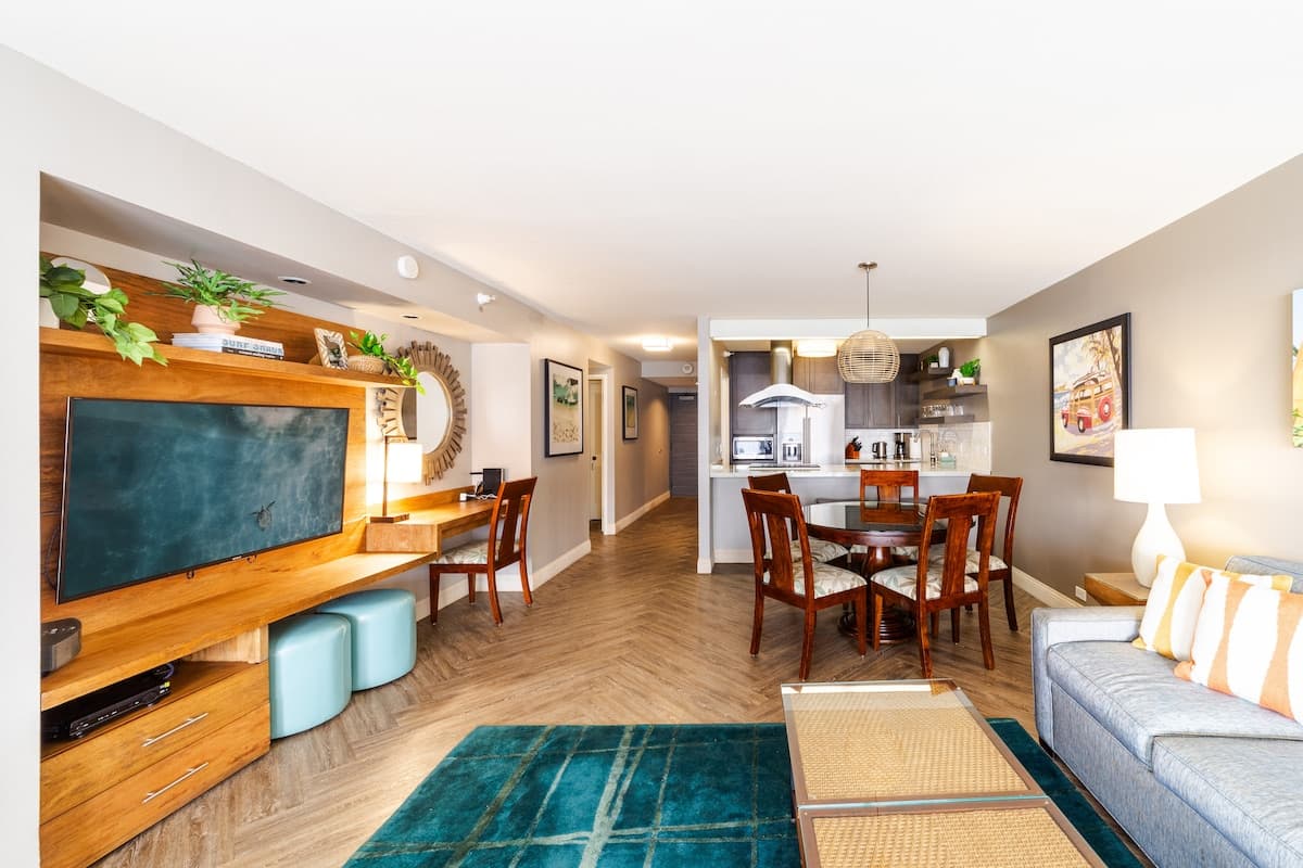 #2202 Beachfront 2BR/2BA w/ Pool, Gym & Free Valet - Photo 2