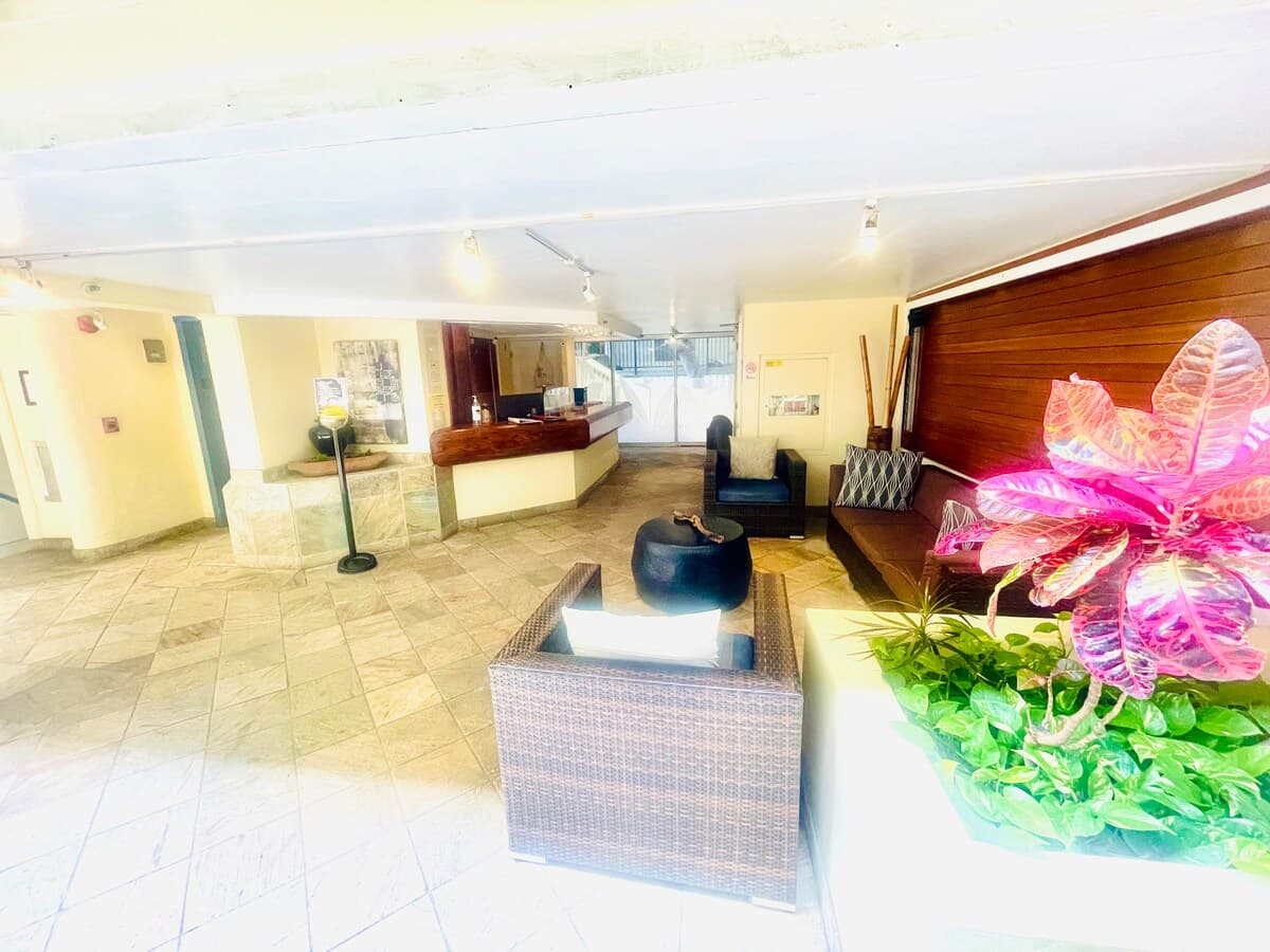 Condo in Honolulu · ★4.91 · Studio · 1 bed - Photo 2