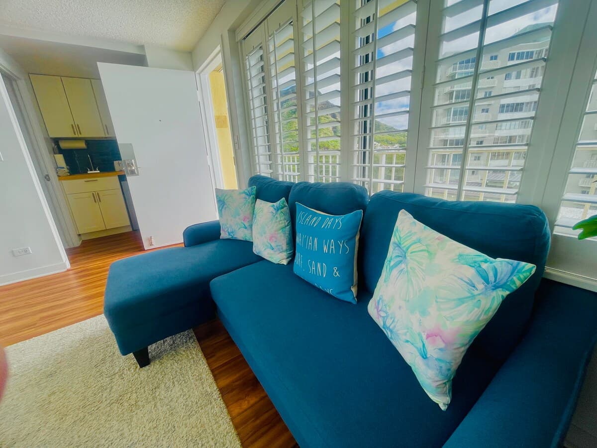 Condo in Honolulu · ★4.91 · Studio · 1 bed - Photo 3