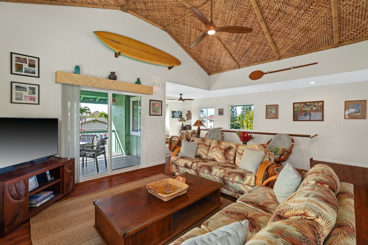 Peaceful 2bdr Remodeled Haven near Queen's Bath - Photo 3