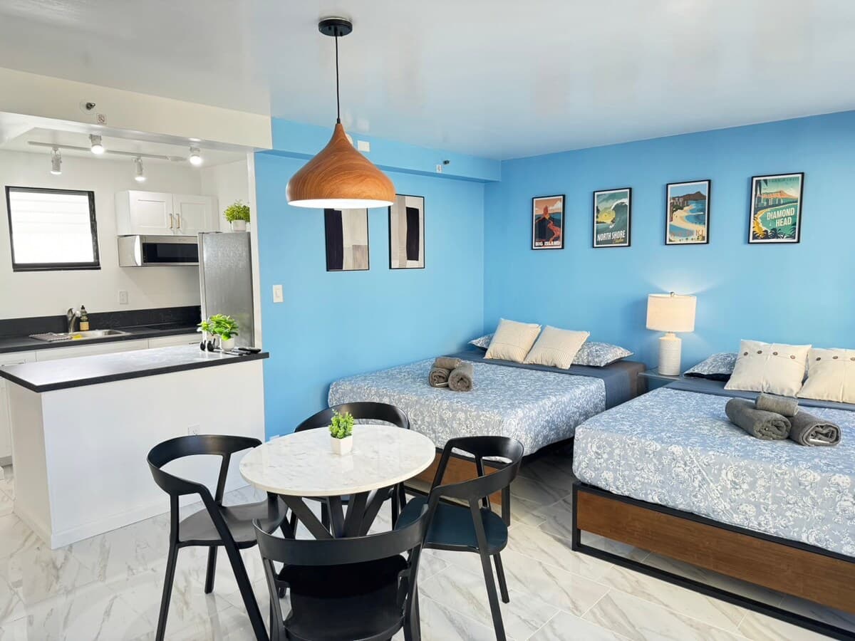 Condo in Honolulu · ★4.63 · Studio · 2 beds · 1 private bath - Photo 1