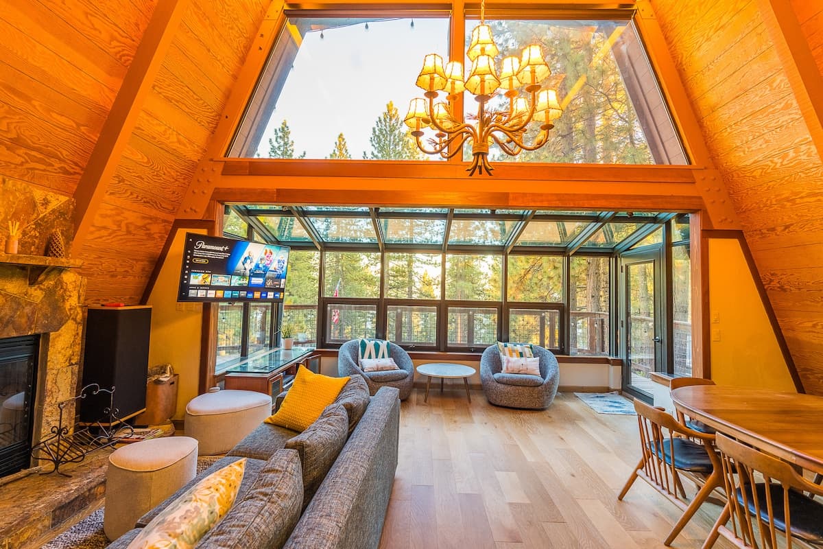 Cabin in Incline Village · ★4.83 · 3 bedrooms · 4 beds · 2 private baths - Photo 1