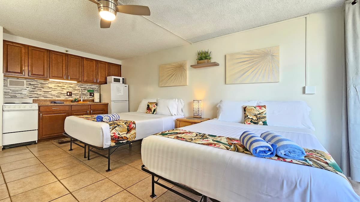 MS 903 2 Queen Beds & a Pool +FREE Parking! - Photo 1