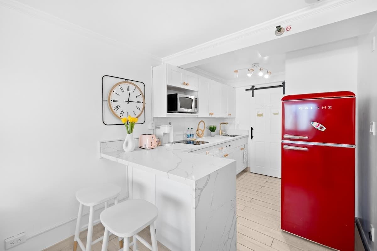Cozy & Aesthetic Modern Studio - Photo 2