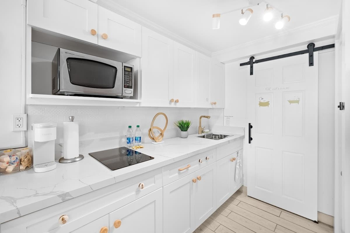 Cozy & Aesthetic Modern Studio - Photo 1