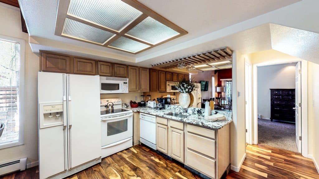 Villa in Incline Village · ★4.63 · 2 bedrooms · 2 beds · 2 private baths - Photo 3