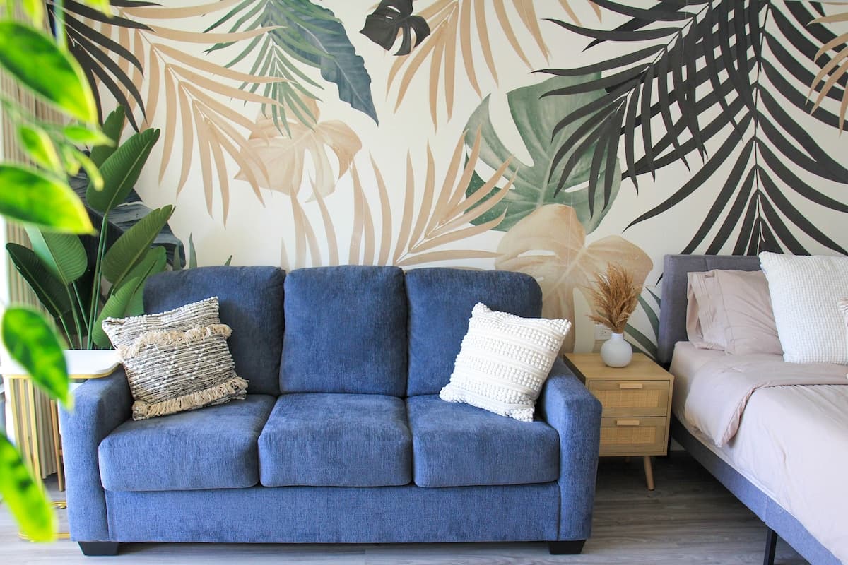 Condo in Honolulu · ★4.87 · Studio · 1 bed · 1 private bath - Photo 4