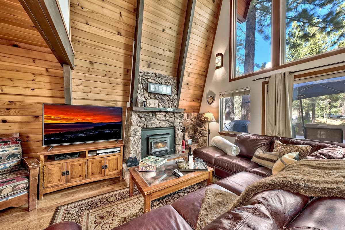 Pet-Friendly Lake Tahoe Home Across from Beach - Photo 3