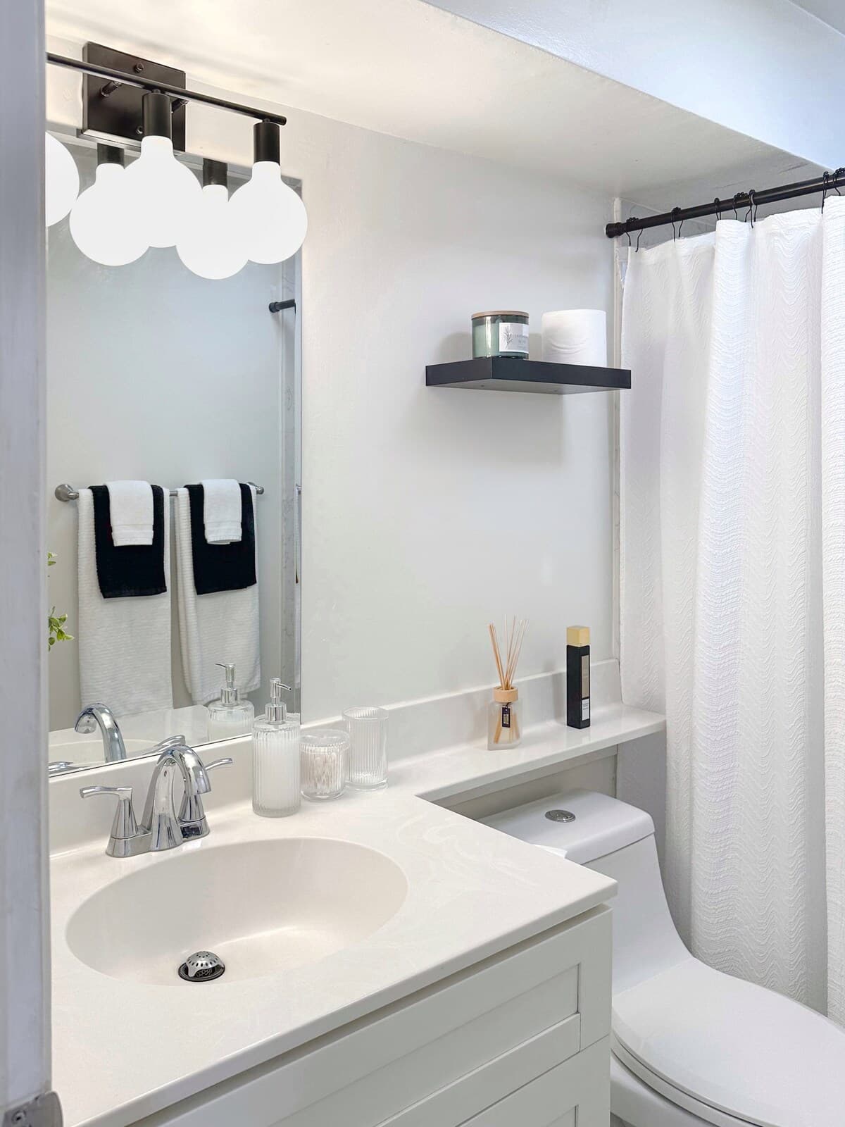 Condo in Honolulu · ★4.94 · Studio · 2 beds · 1 shared bath - Photo 5