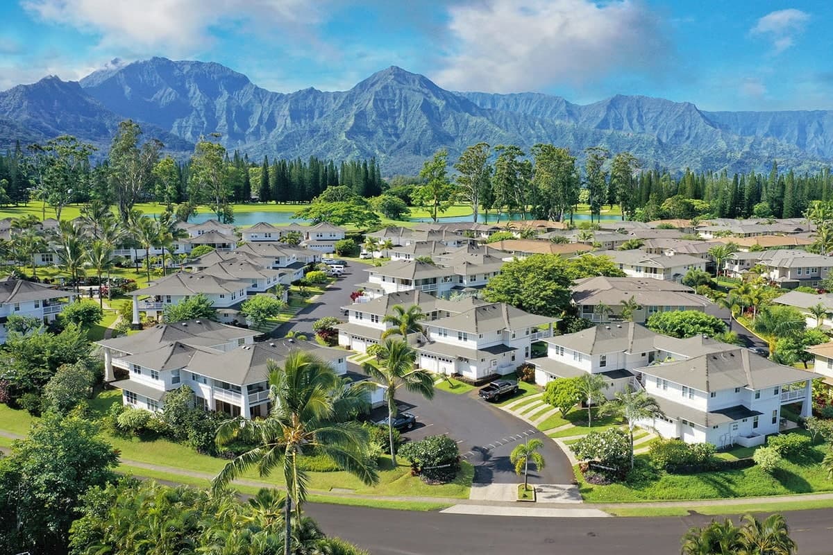 Home in Princeville · ★4.99 · 2 bedrooms · 3 beds · 2 shared baths - Photo 4
