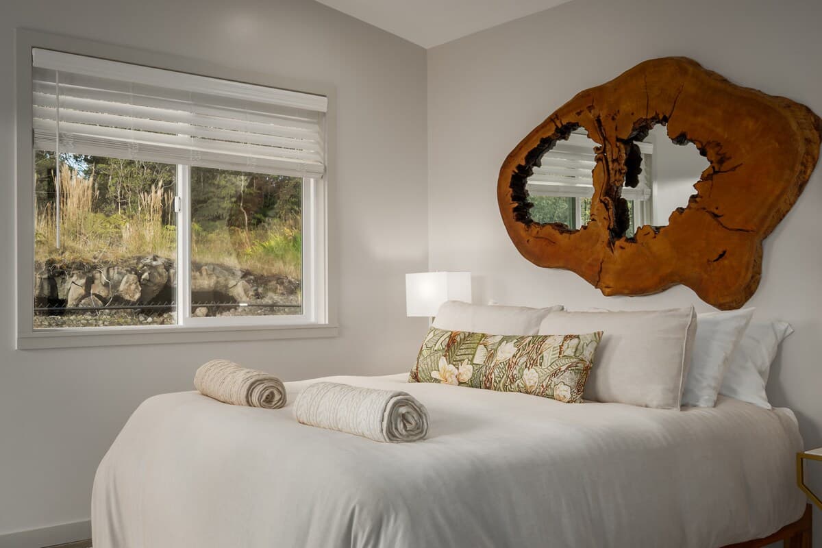 Home in Volcano · ★4.89 · 1 bedroom · 1 bed · 1 bath - Photo 5