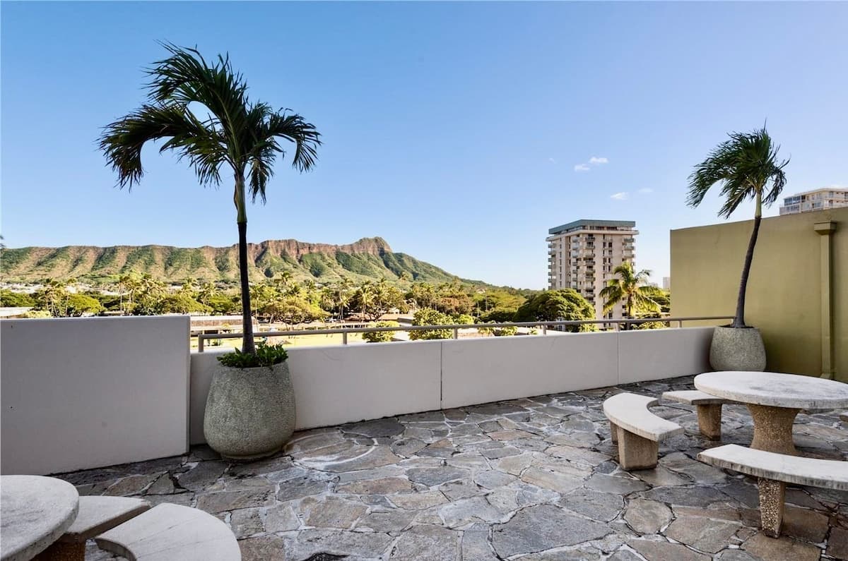 25FL- Beautiful Island Style 1BR Condo~ - Photo 1
