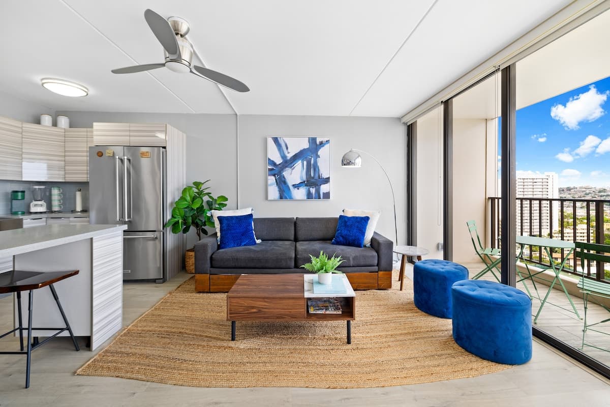 Condo in Honolulu · ★4.96 · 1 bedroom · 3 beds · 1 private bath - Photo 1