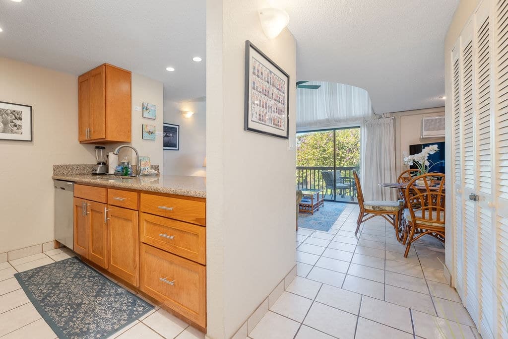 Condo in Kihei · ★4.96 · 2 bedrooms · 3 beds · 2 baths - Photo 5
