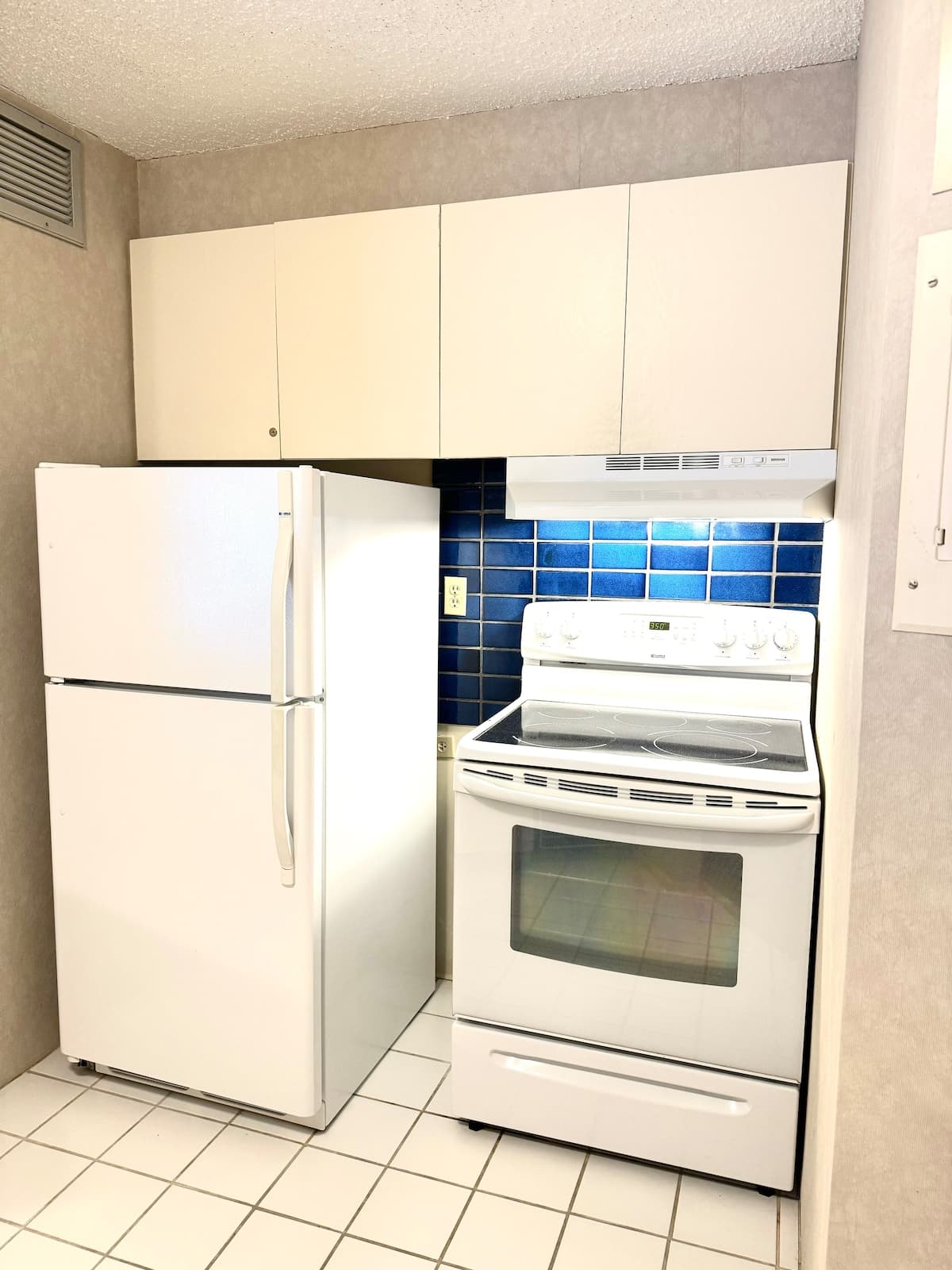 Condo in Honolulu · ★4.98 · 1 bedroom · 1 bed · 1 private bath - Photo 5
