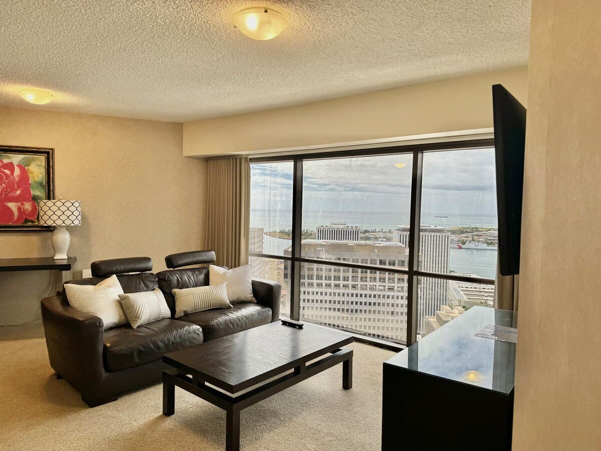 Condo in Honolulu · ★4.98 · 1 bedroom · 1 bed · 1 private bath - Photo 2