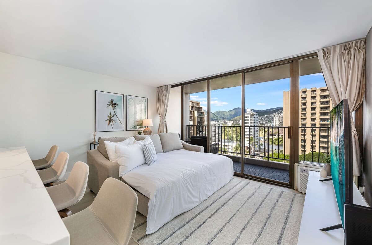 A Modern Mix Waikiki Edition: 1 Br w/ Free Parking - Photo 2