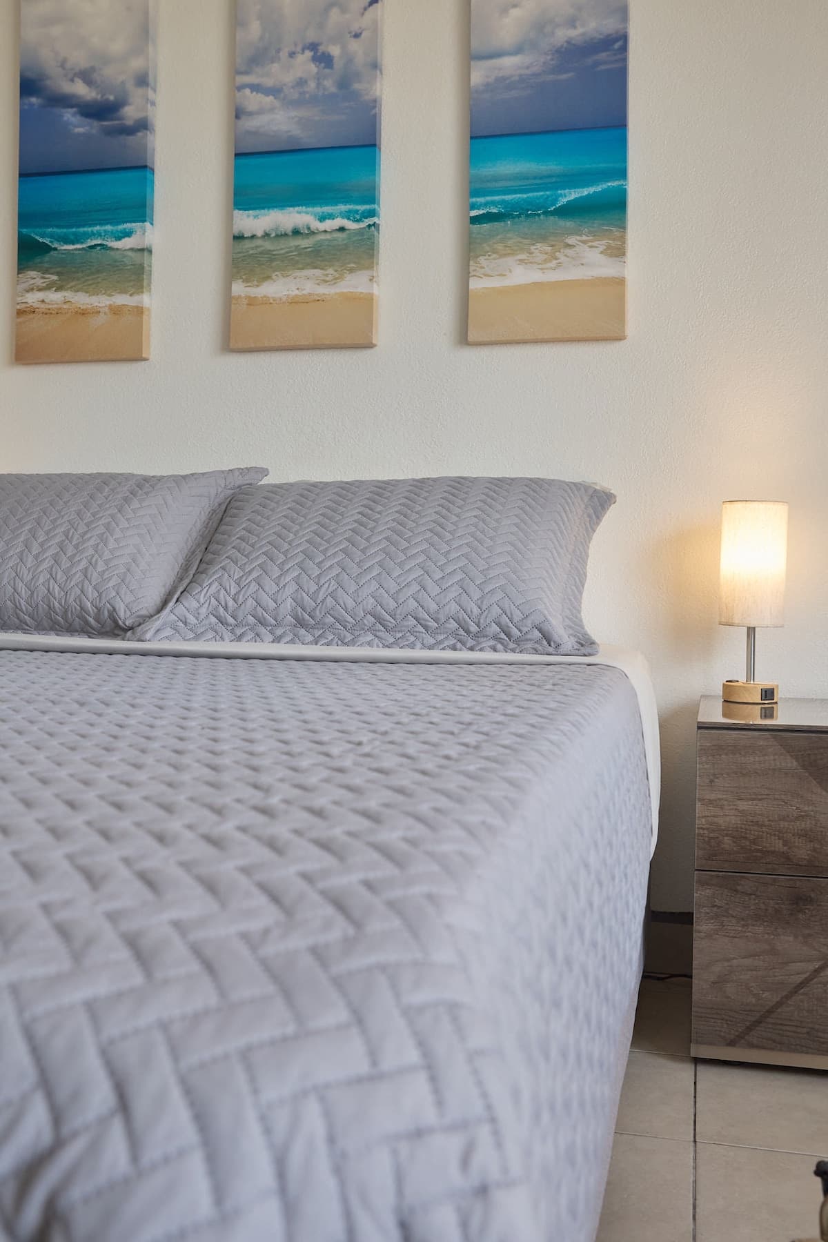Condo in Honolulu · ★4.71 · Studio · 1 bed · 1 private bath - Photo 5