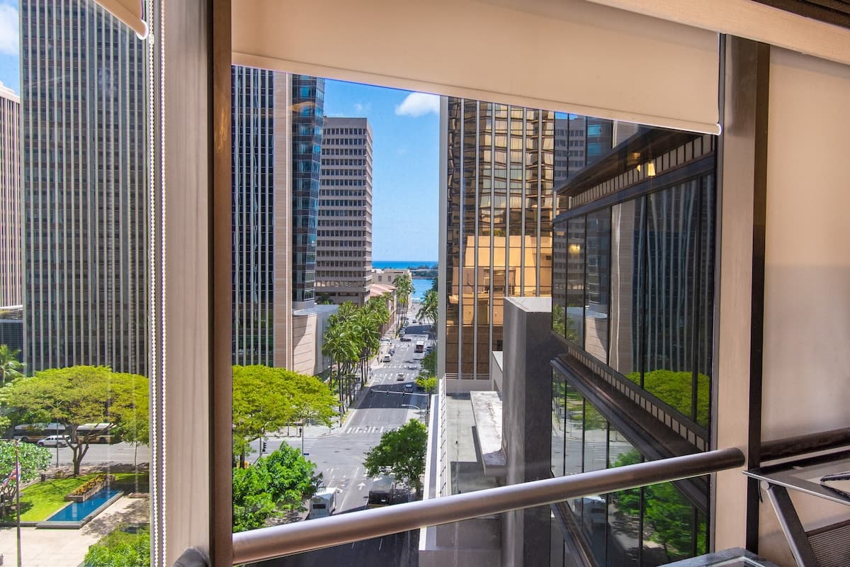 Condo in Honolulu · ★4.56 · 1 bedroom · 1 shared bath - Photo 1