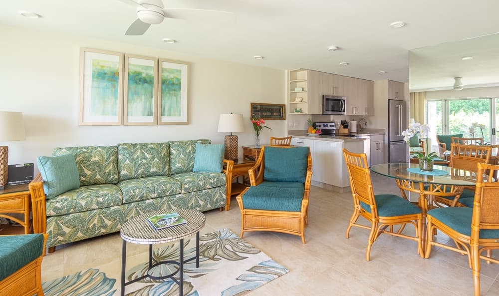 Hotel in Lahaina · ★4.57 · 1 bedroom · 3 beds · 1 shared bath - Photo 1