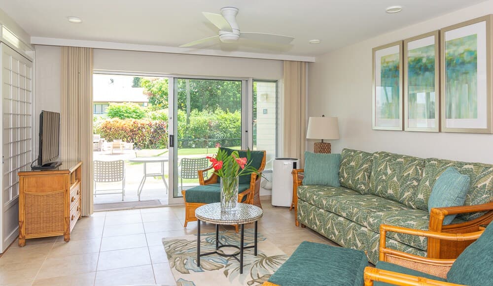 Hotel in Lahaina · ★4.57 · 1 bedroom · 3 beds · 1 shared bath - Photo 5
